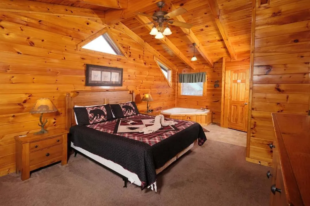 Holiday home Spacious 4br 5 Min To Pkwy Hot Tub Free Attraction Tickets