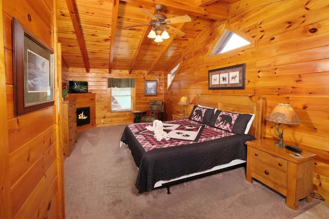 Spacious 4br 5 Min To Pkwy Hot Tub Free Attraction Tickets Pigeon Forge