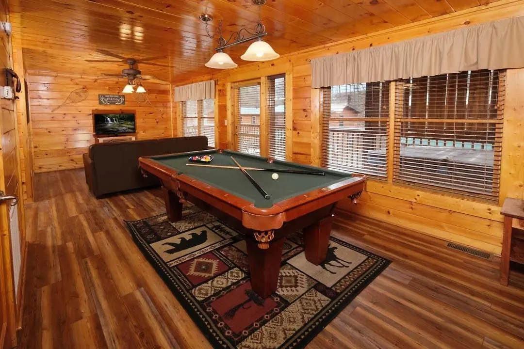 Spacious 4br 5 Min To Pkwy Hot Tub Free Attraction Tickets Holiday home *