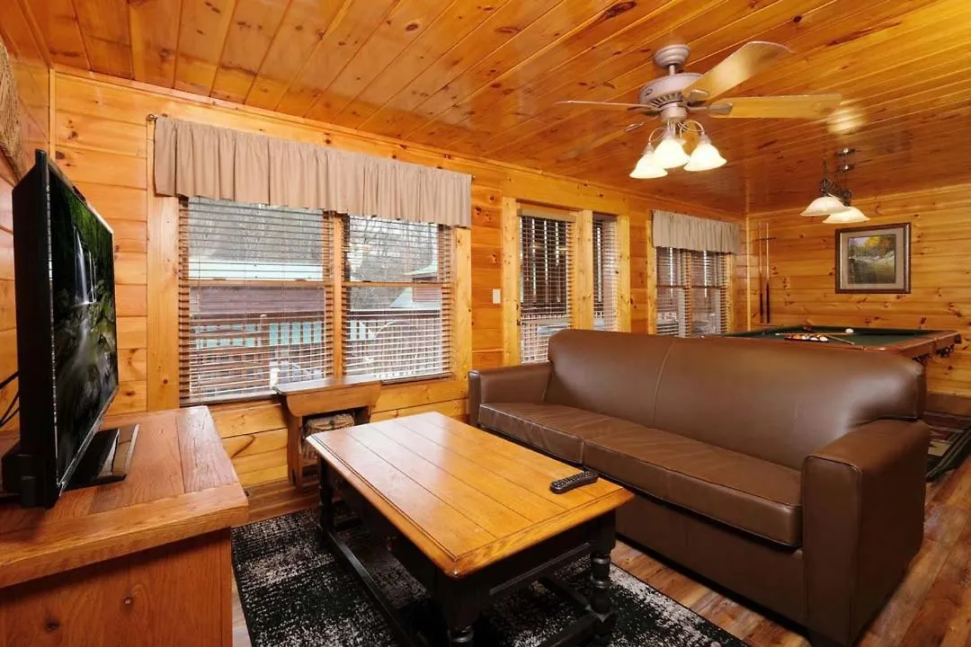 Spacious 4br 5 Min To Pkwy Hot Tub Free Attraction Tickets * Pigeon Forge