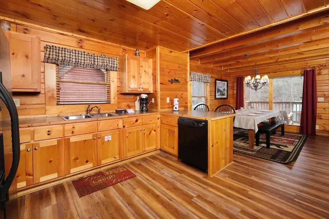 Holiday home Spacious 4br 5 Min To Pkwy Hot Tub Free Attraction Tickets