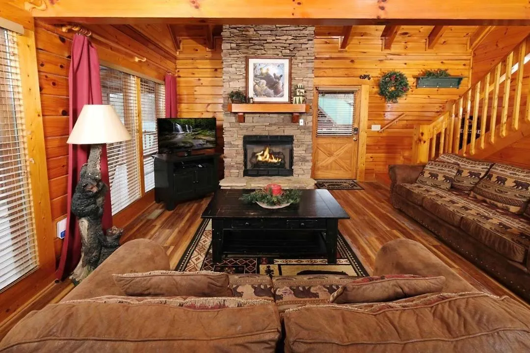Spacious 4br 5 Min To Pkwy Hot Tub Free Attraction Tickets Pigeon Forge