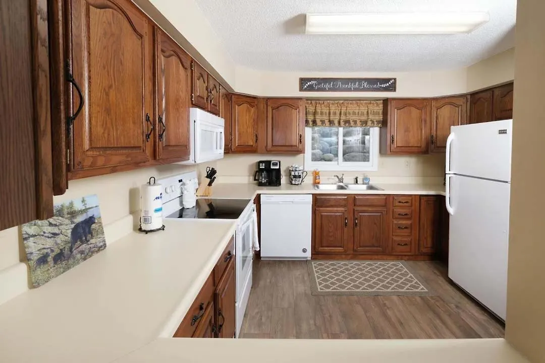 Holiday home Stunning 2br Only 5 Min To Pkwy! Free Attraction Tickets