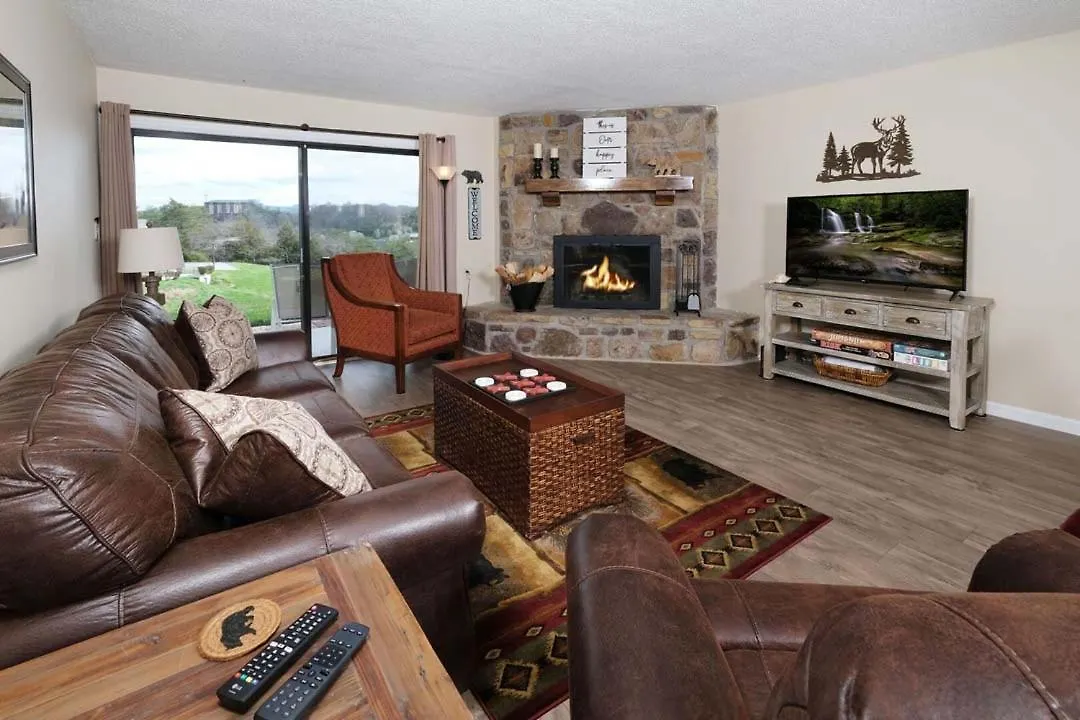 Holiday home Stunning 2br Only 5 Min To Pkwy! Free Attraction Tickets Pigeon Forge