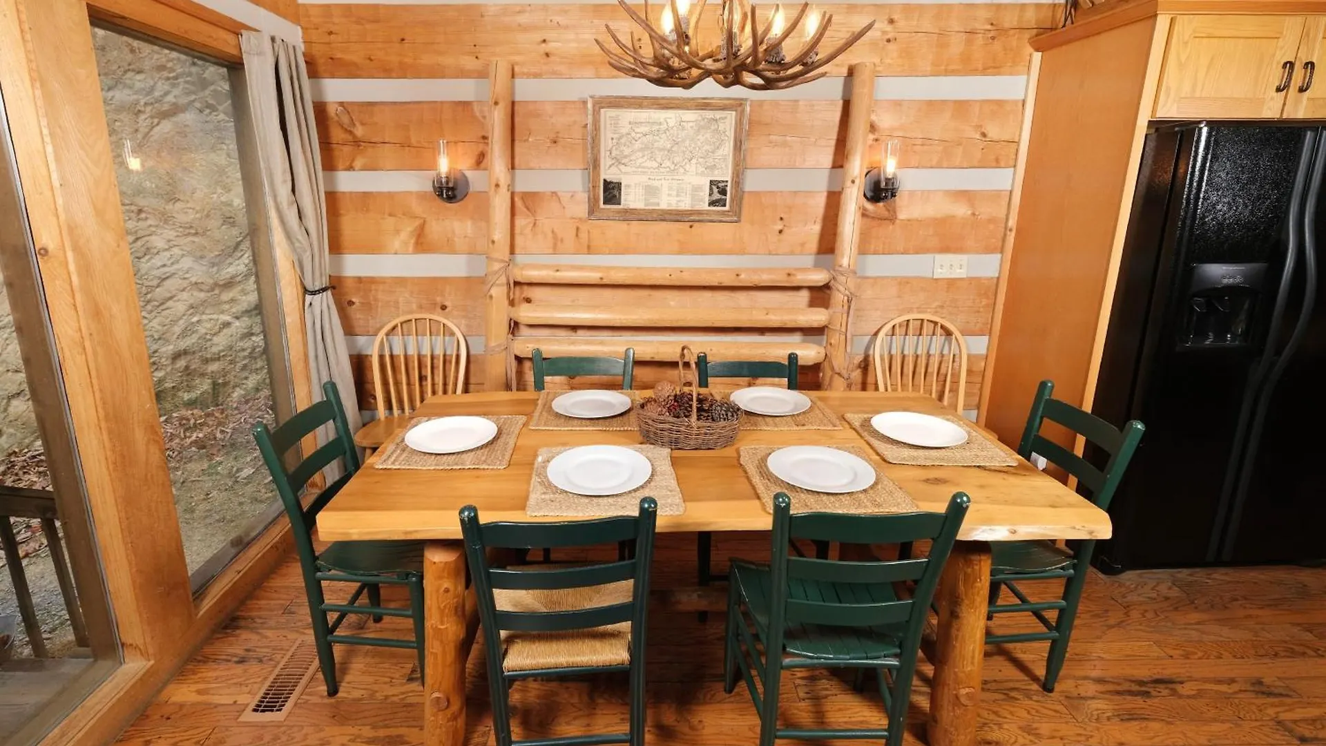 Cozy 1br Stunning Views Hot Tub Fire Pit Free Attraction Tickets Holiday home Pigeon Forge