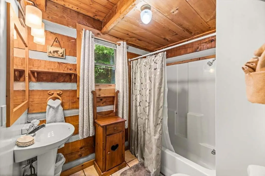Black Bear'S Den By Colonial Properties *