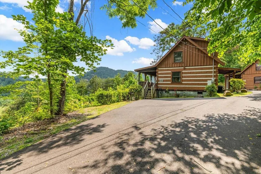 Black Bear'S Den By Colonial Properties * Pigeon Forge
