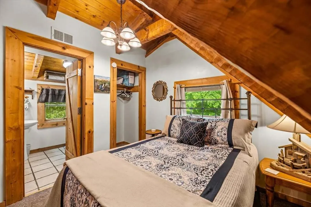 Black Bear'S Den By Colonial Properties * Pigeon Forge