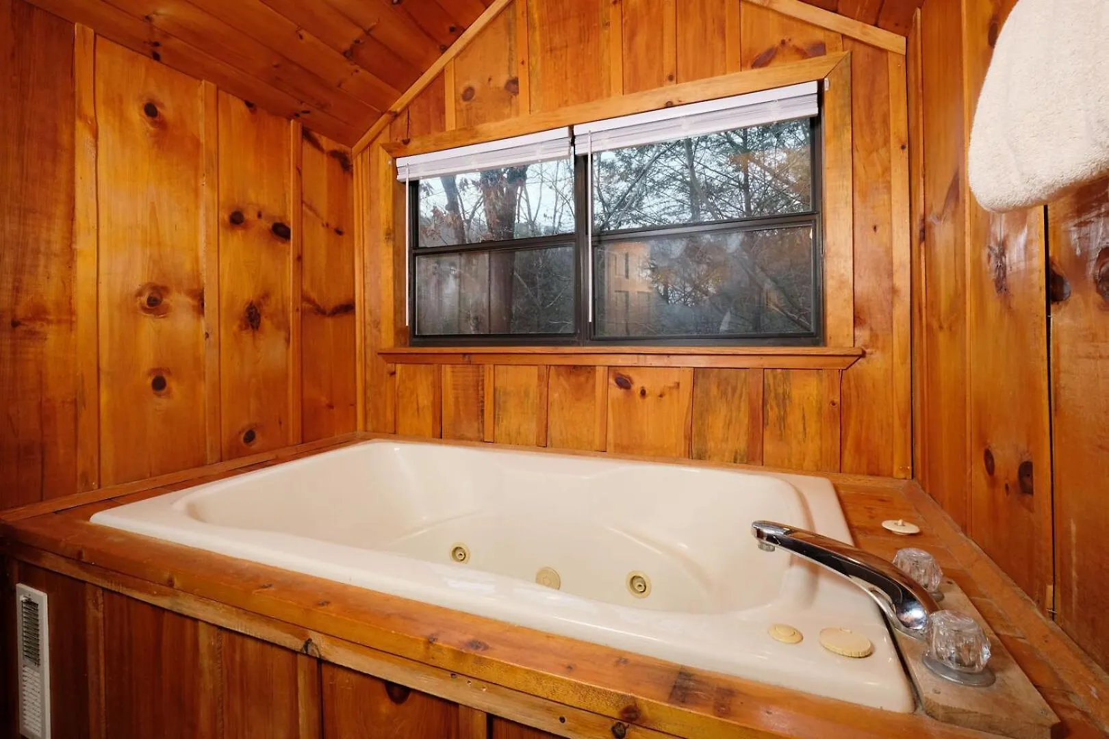 Romantic 1br Hot Tub Free Attraction Tickets Casa vacanze Pigeon Forge