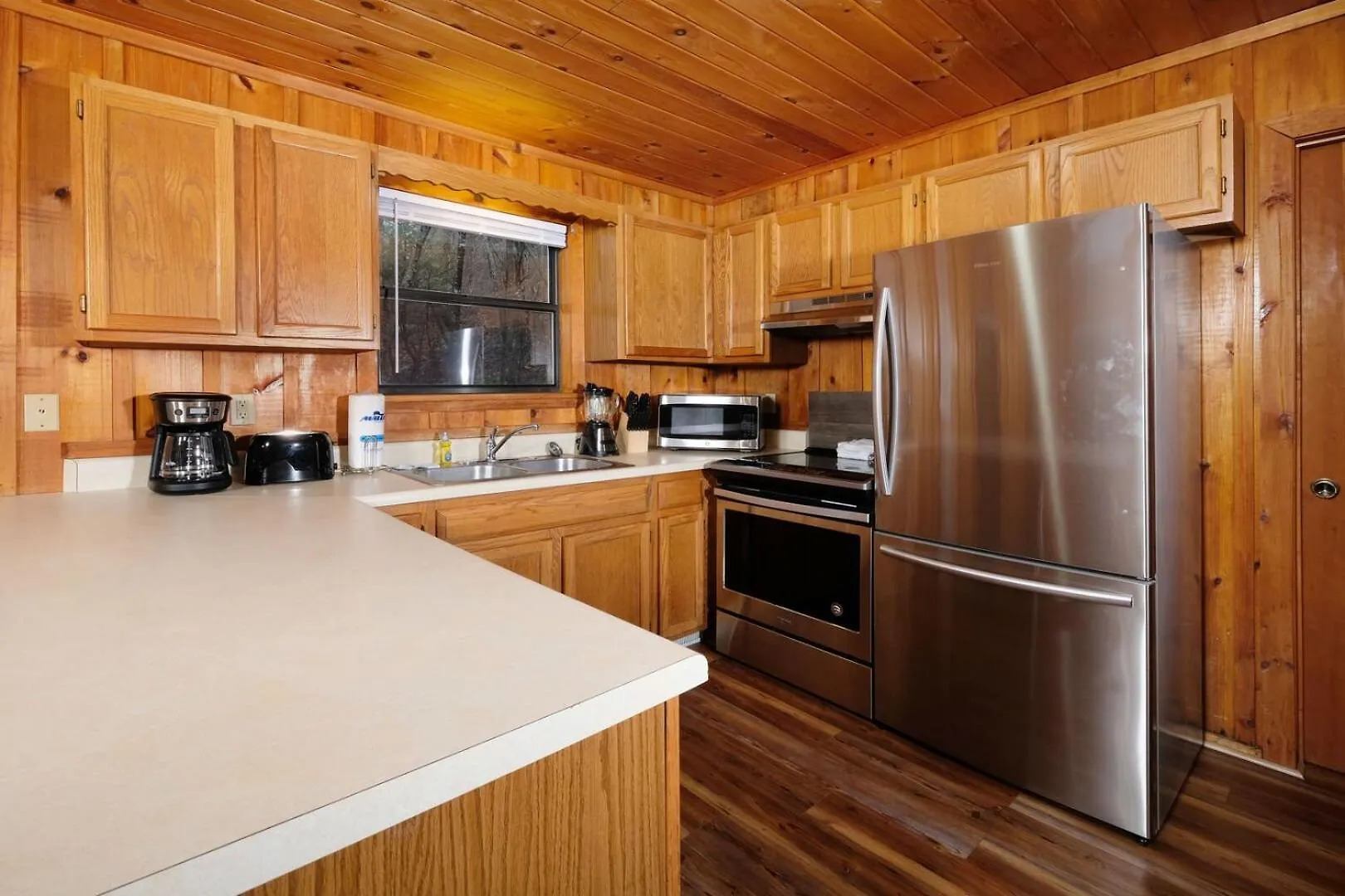 Romantic 1br Hot Tub Free Attraction Tickets