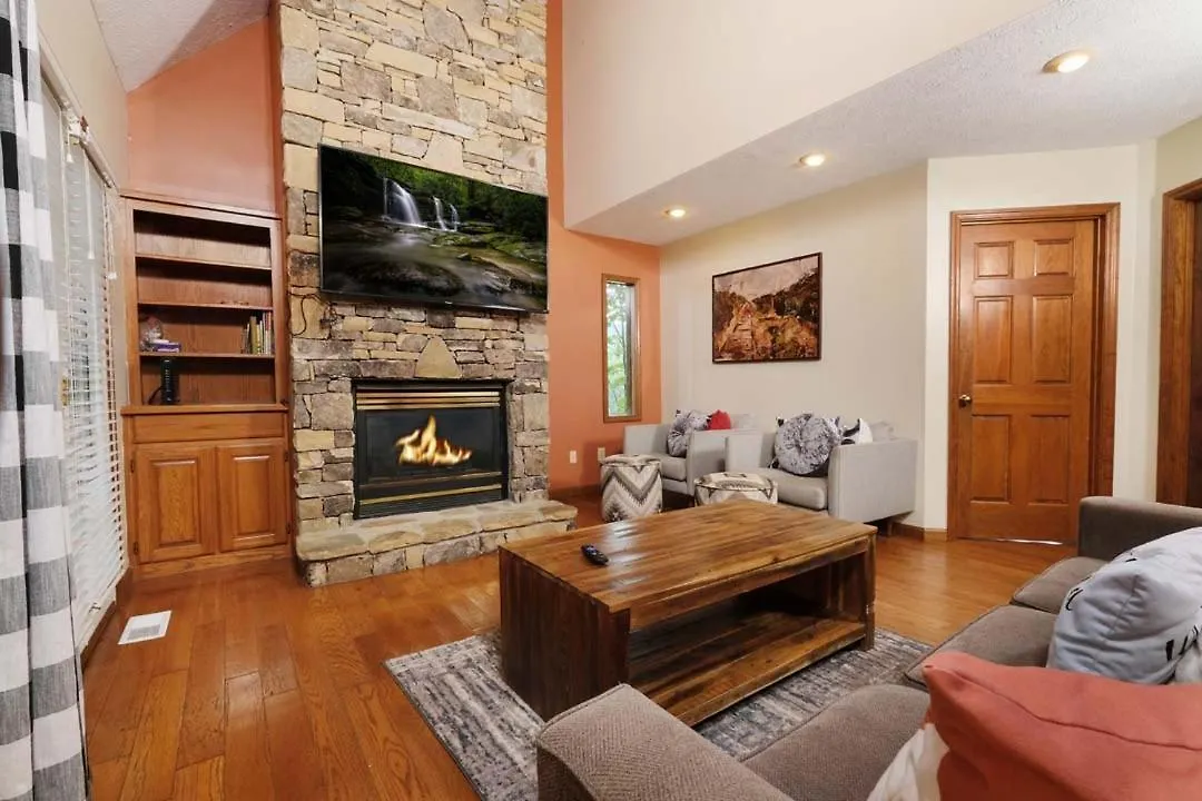 Pet Friendly 2br Just 10 Min To Pkwy! Free Attraction Tickets *