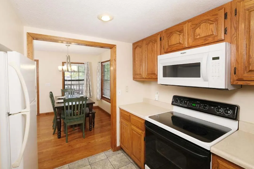Holiday home Pet Friendly 2br Just 10 Min To Pkwy! Free Attraction Tickets