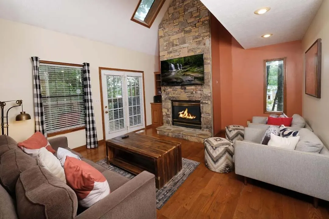 Holiday home Pet Friendly 2br Just 10 Min To Pkwy! Free Attraction Tickets Pigeon Forge