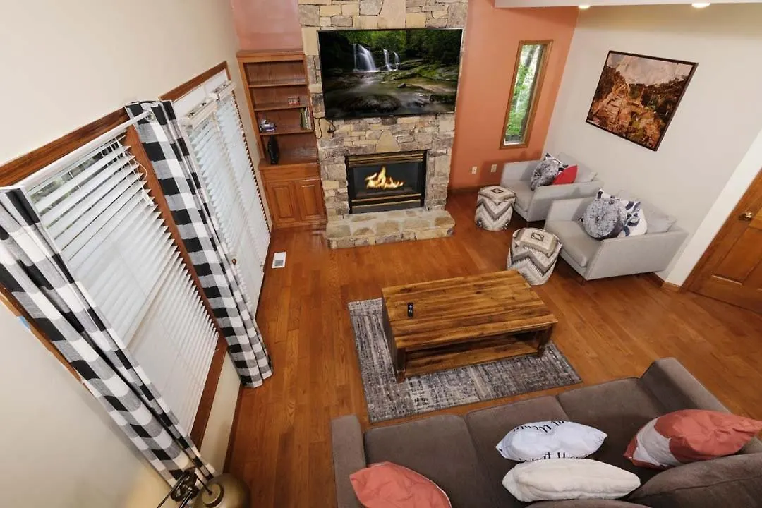 Pet Friendly 2br Just 10 Min To Pkwy! Free Attraction Tickets Holiday home *