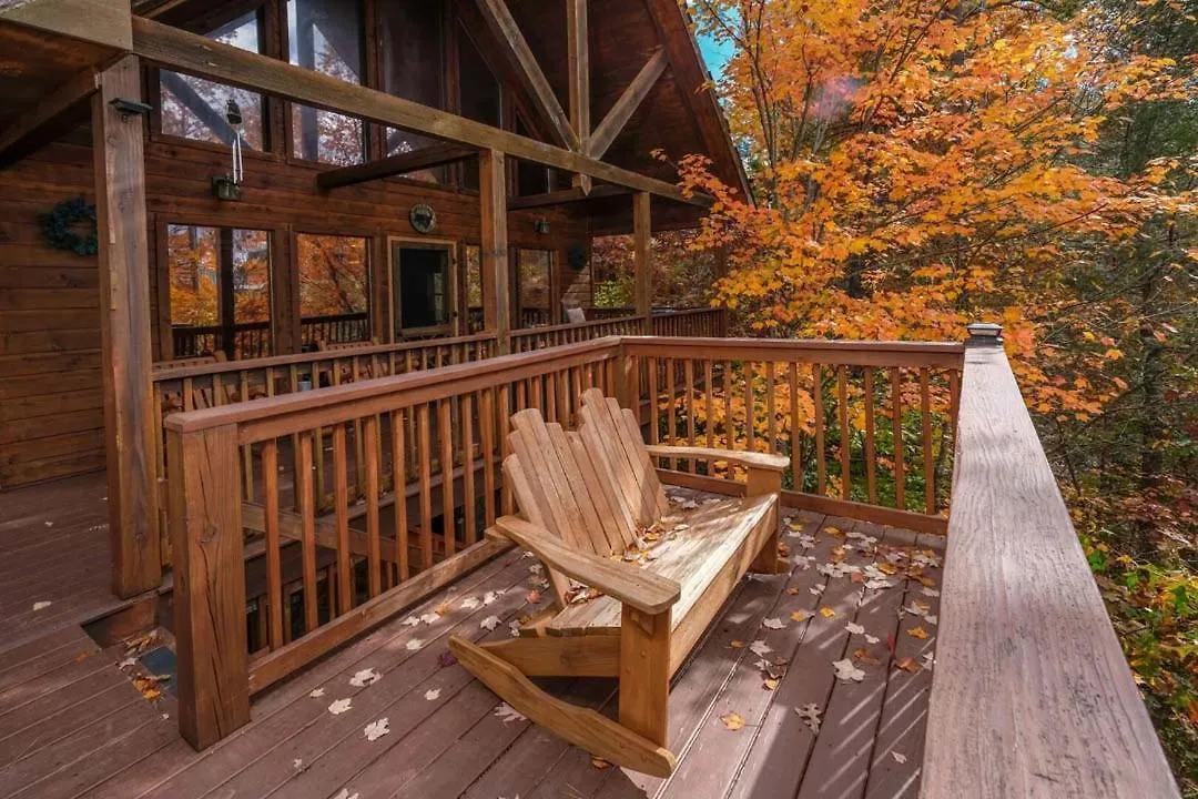 Holiday home Beauty And The Bear By Colonial Properties Pigeon Forge