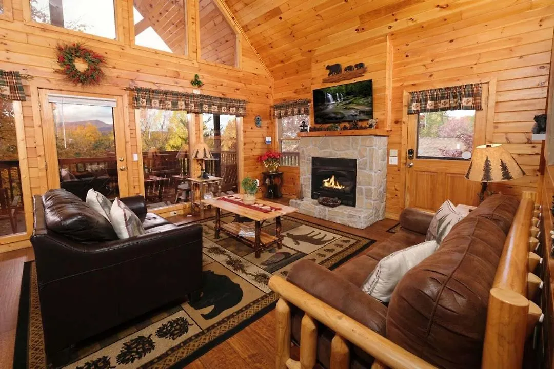 Beauty And The Bear By Colonial Properties Holiday home *
