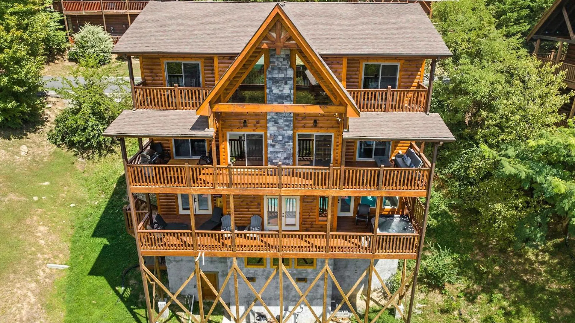 In & Out Pool, Near Dollywood, Game Room, Luxury * Pigeon Forge