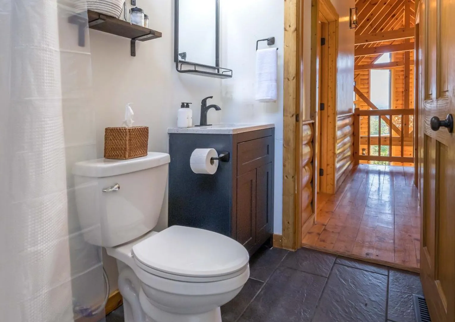 Holiday home Breathtaking 5-bedroom Getaway With Game Room, Hot Tub, And Theatre Pigeon Forge