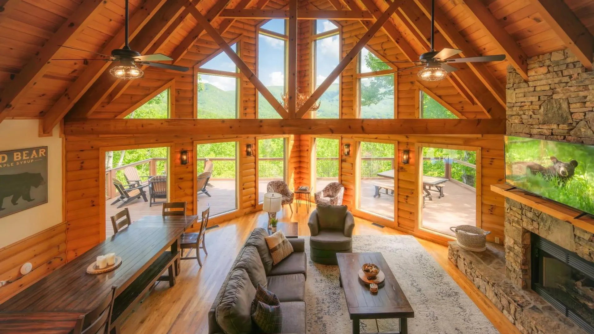 Breathtaking 5-bedroom Getaway With Game Room, Hot Tub, And Theatre