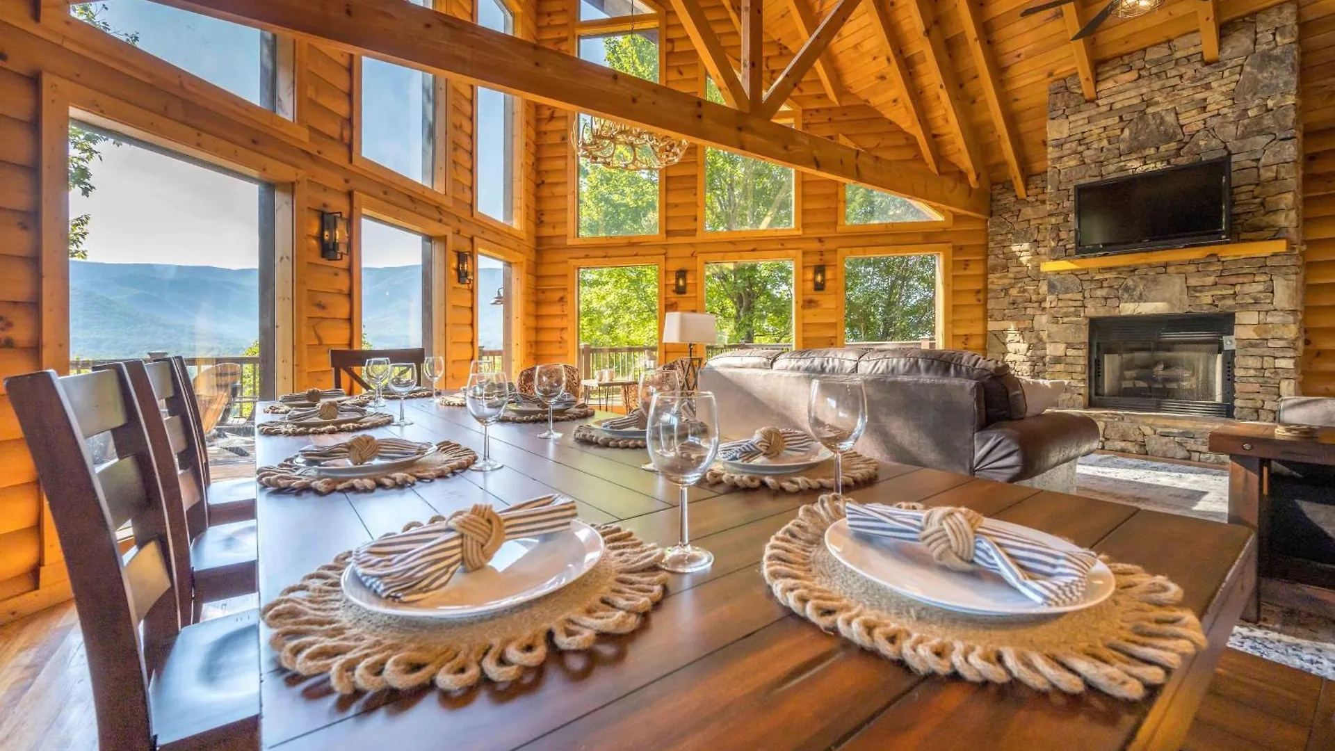 Holiday home Breathtaking 5-bedroom Getaway With Game Room, Hot Tub, And Theatre Pigeon Forge