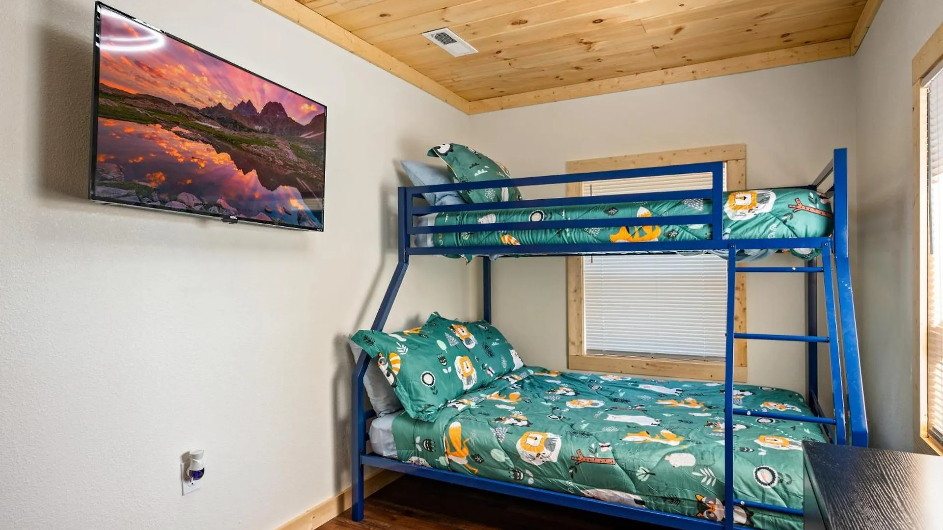 Location, Hot Tub, Theater, Grill, Ez Roads Holiday home *