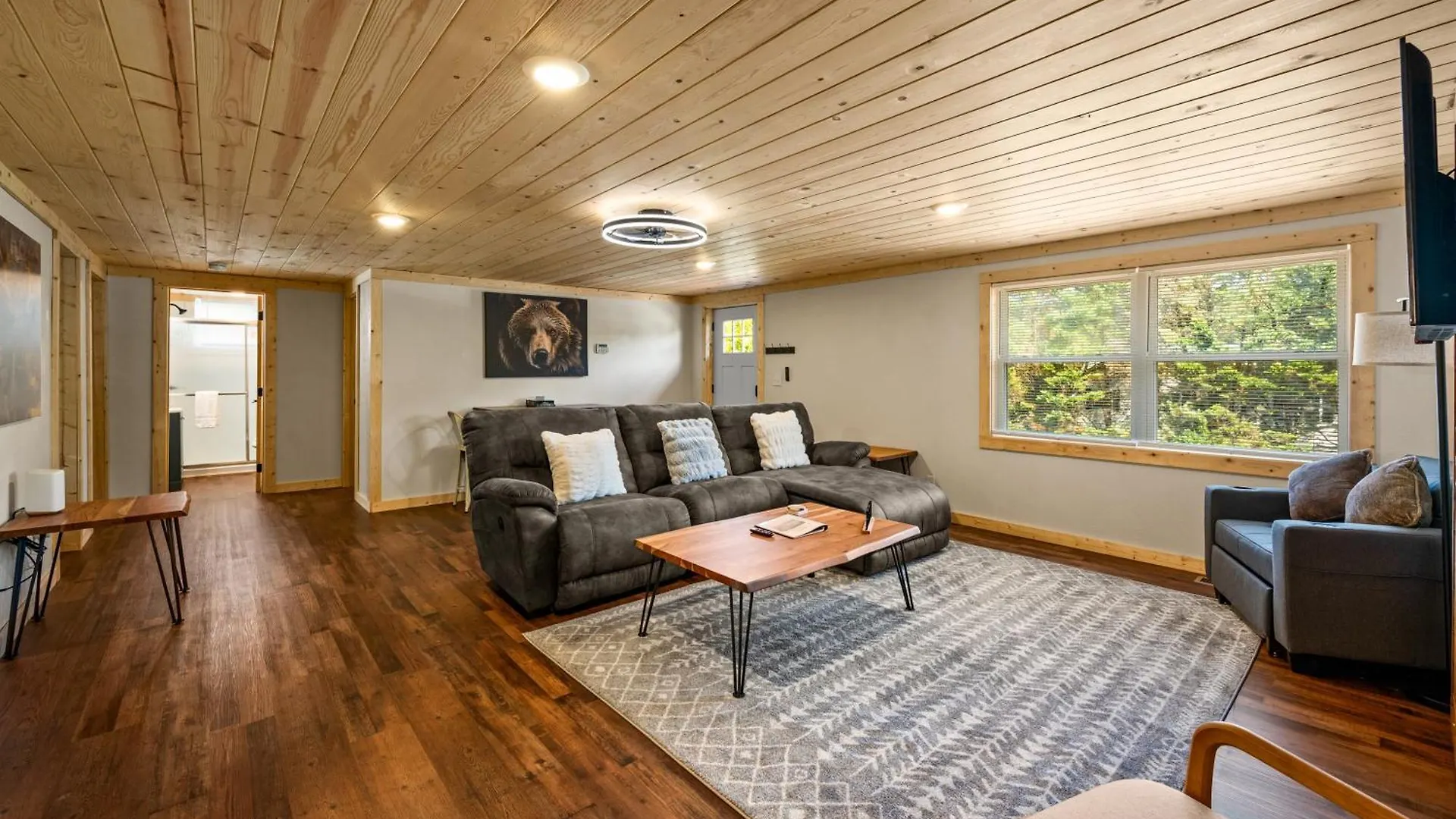 Holiday home Location, Hot Tub, Theater, Grill, Ez Roads