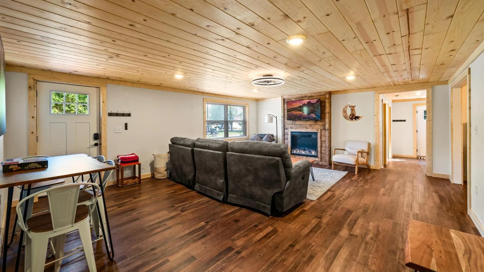 Location, Hot Tub, Theater, Grill, Ez Roads *
