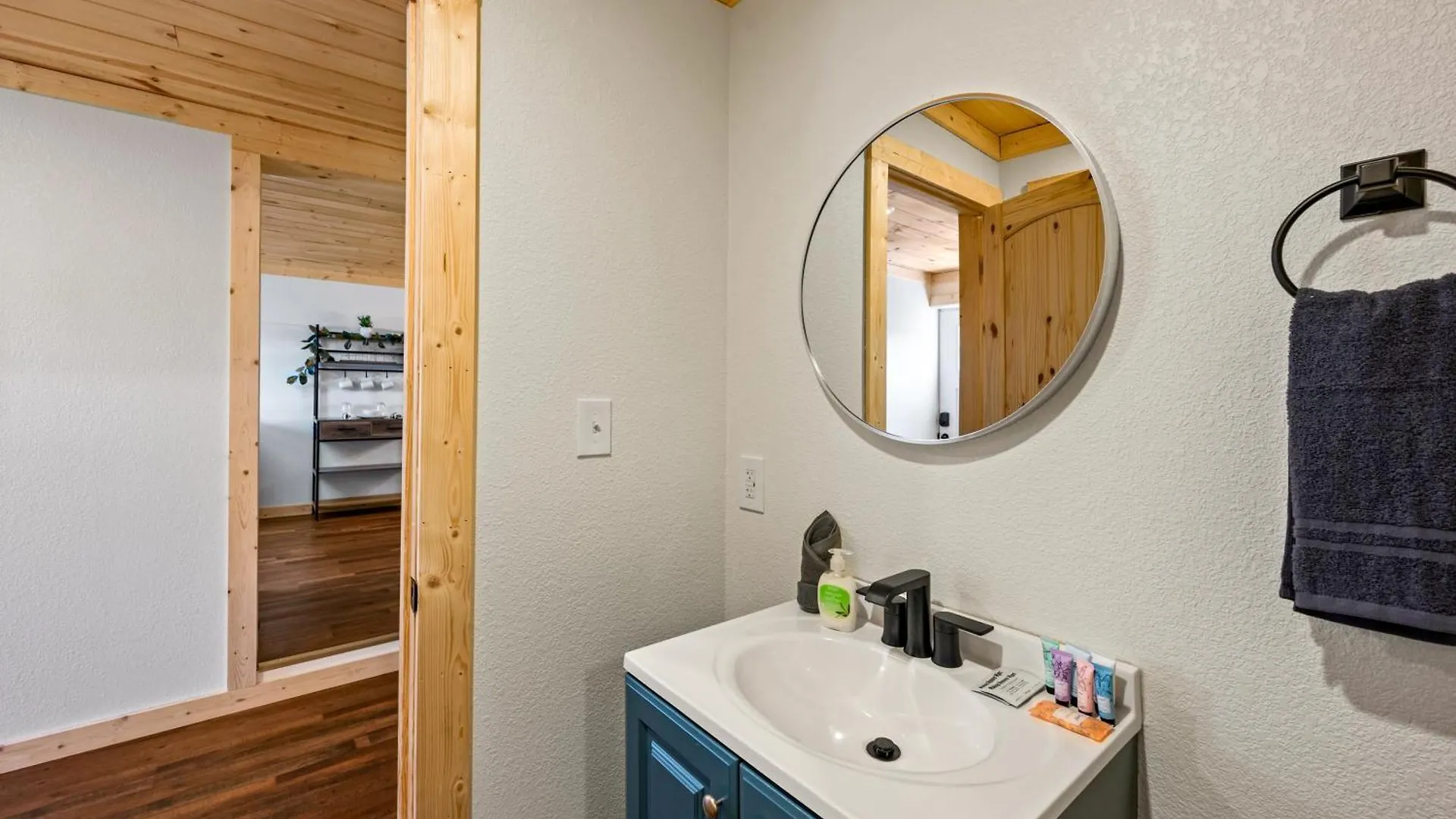 Location, Hot Tub, Theater, Grill, Ez Roads *