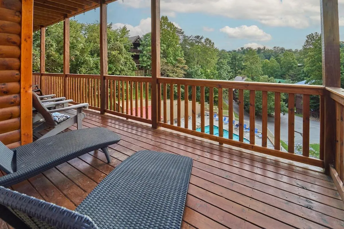 In & Out Pool, Near Dollywood, Game Room, Luxury * Pigeon Forge