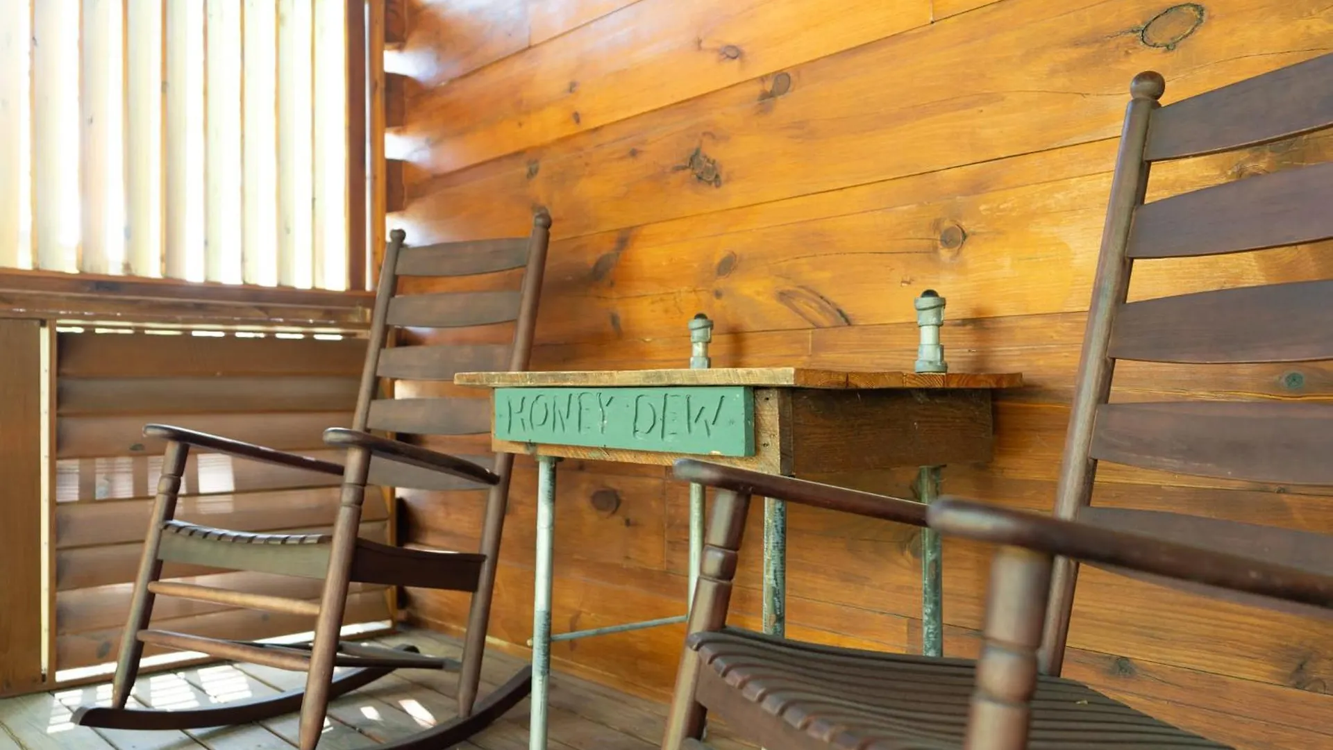 1 Mile To Dollywood 7 Miles To Gburg Hottub Rustic Holiday home Pigeon Forge