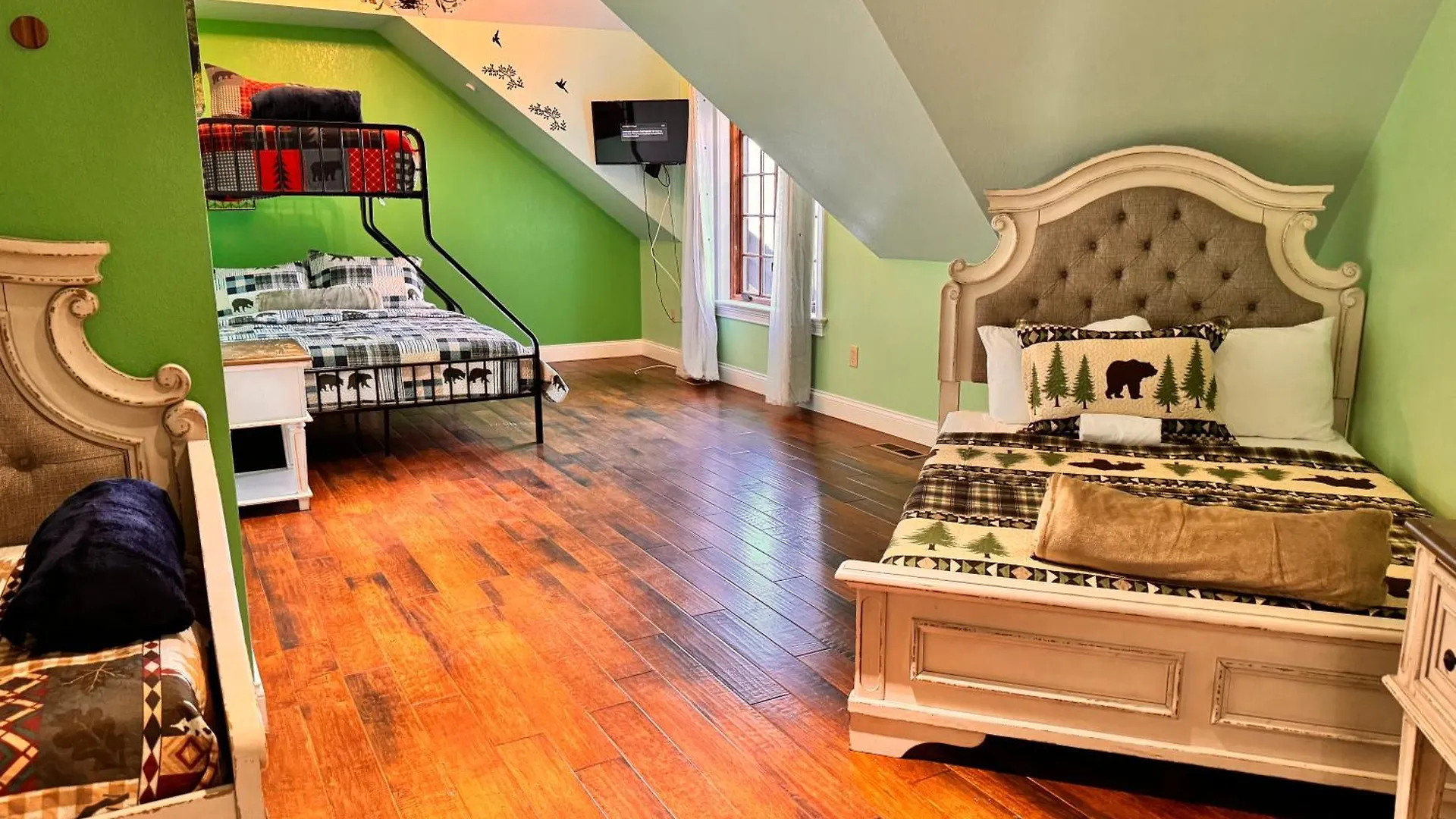 Smoky - Glowing Twilight Holiday home Pigeon Forge