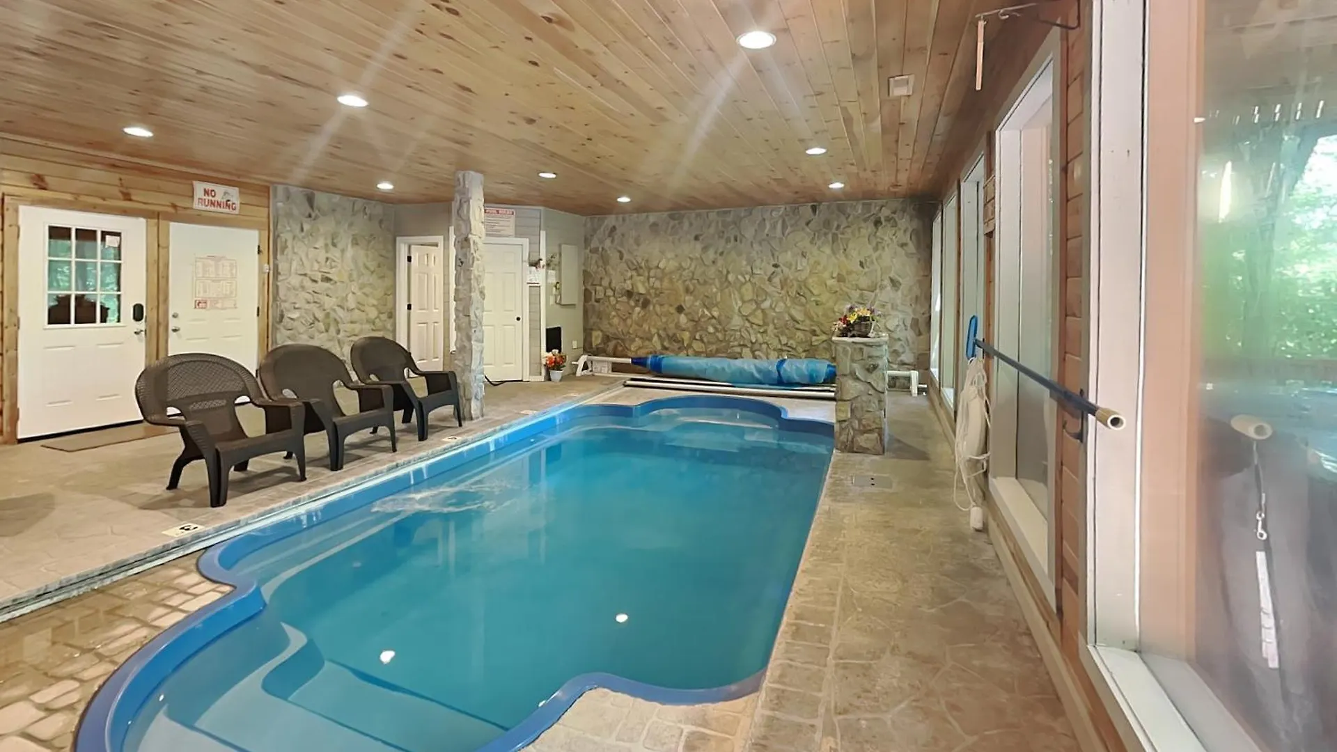 Holiday home Splashing Sunrise, 2 Bedrooms, Private Pool, Arcade, Hot Tub, Sleeps 6 *
