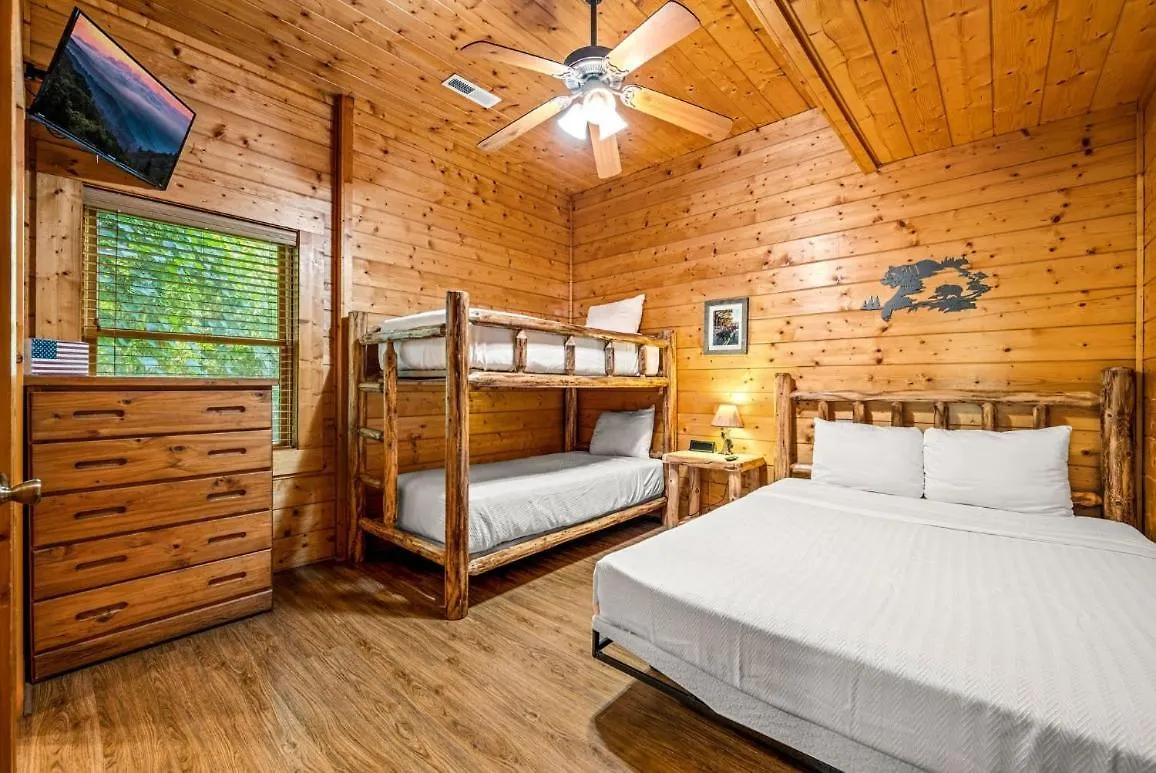 Misty Mountain Game And Hot Tub Holiday home