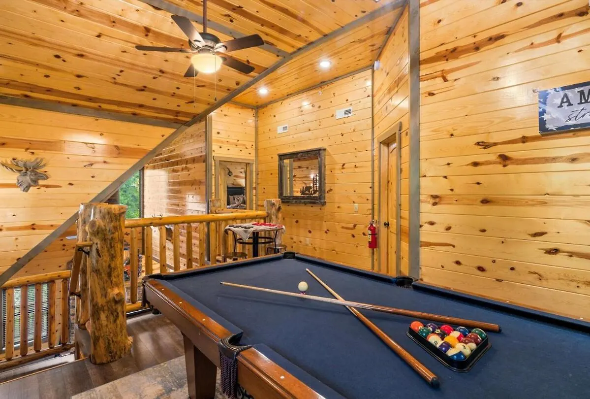 Indoor Pool, Near Dollywood, Theater, Luxury 度假居