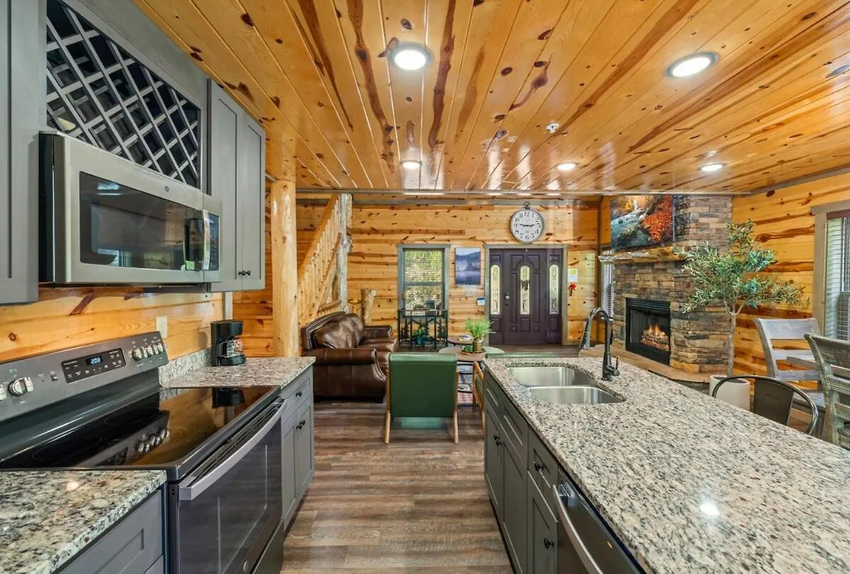 Indoor Pool, Near Dollywood, Theater, Luxury *