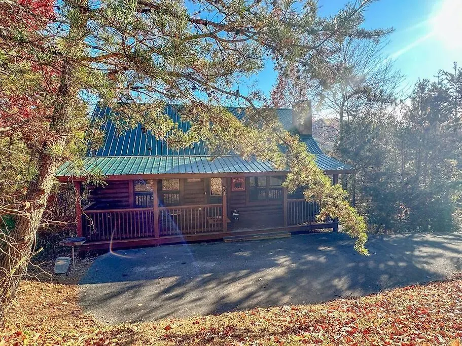 Holiday home Moon Shadow - Beautiful 1 Mile From Parkway