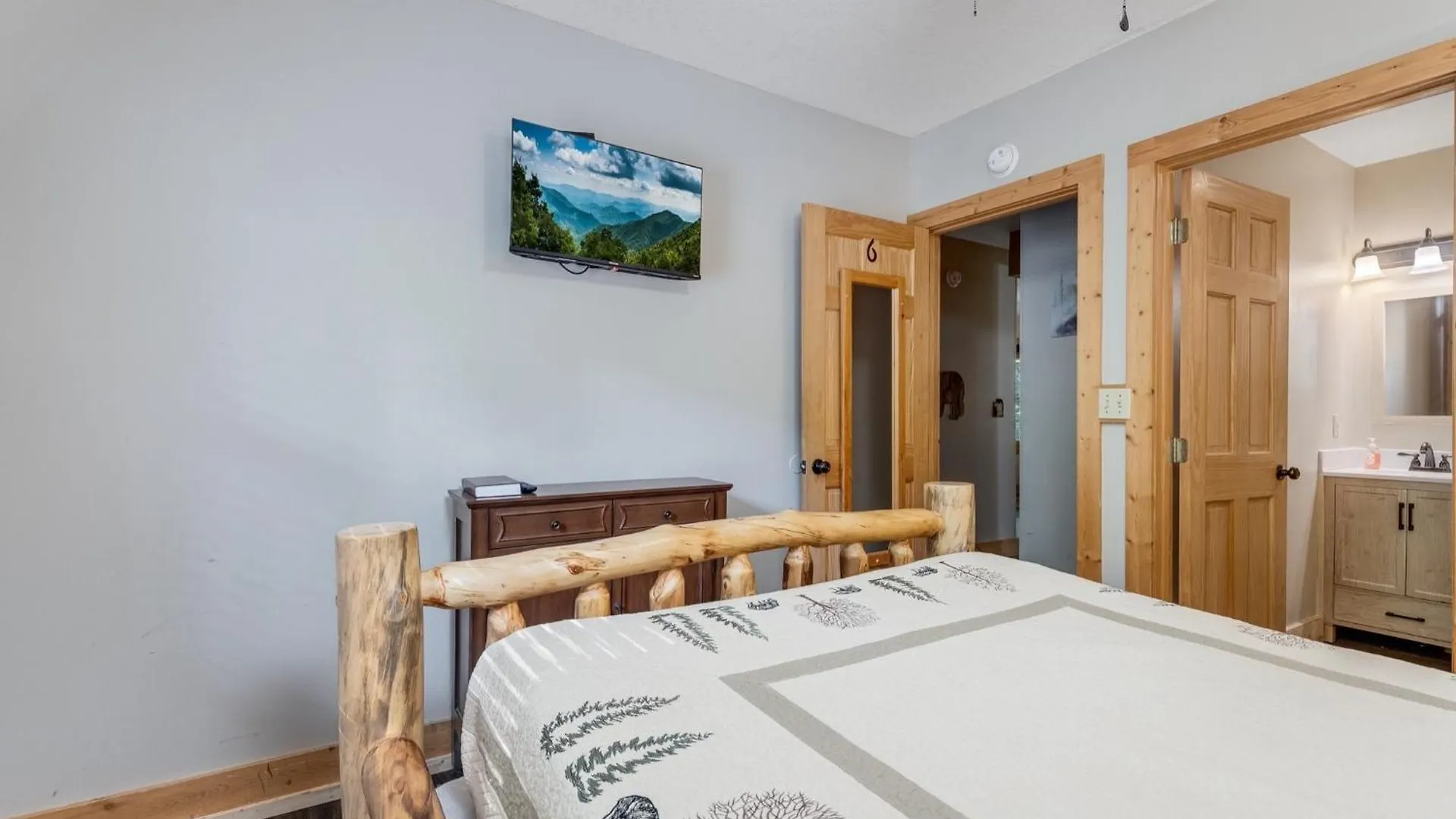 Holiday home Er101 - Heavenly Hideaway Great Location - Close To Town! *