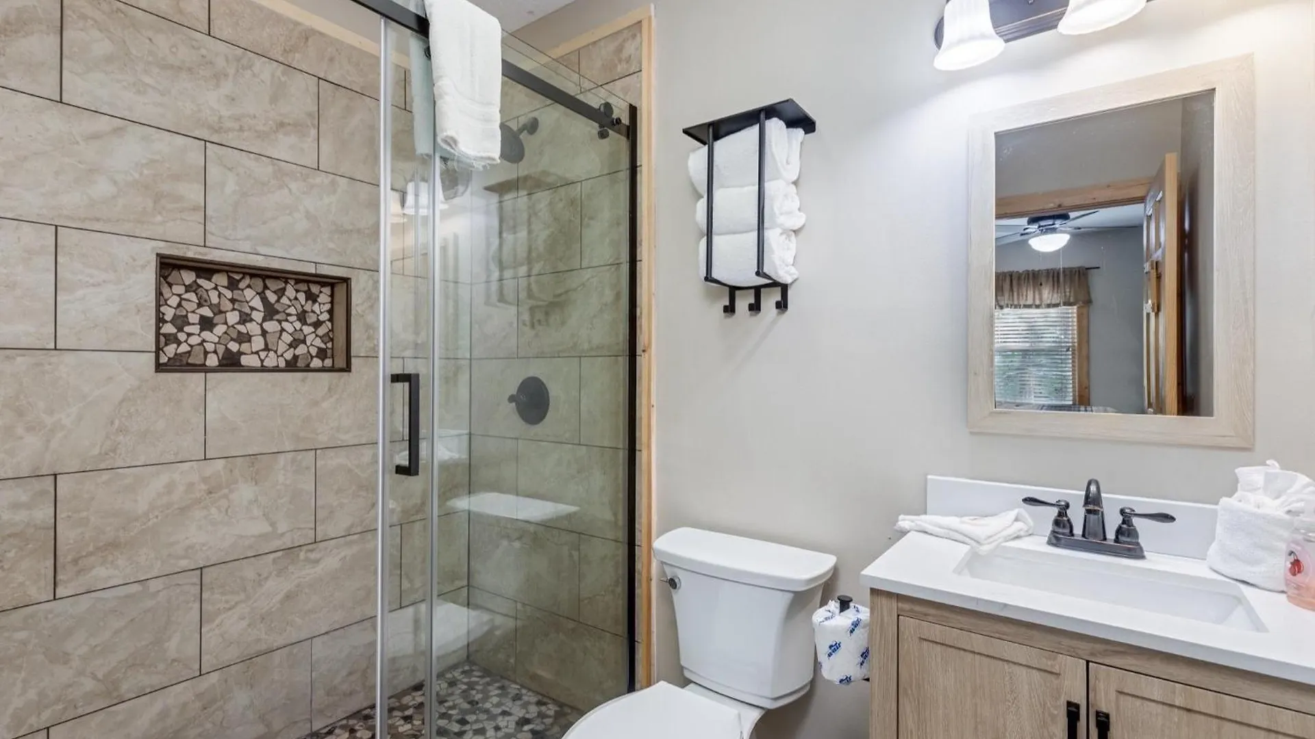 Er101 - Heavenly Hideaway Great Location - Close To Town! Holiday home Pigeon Forge