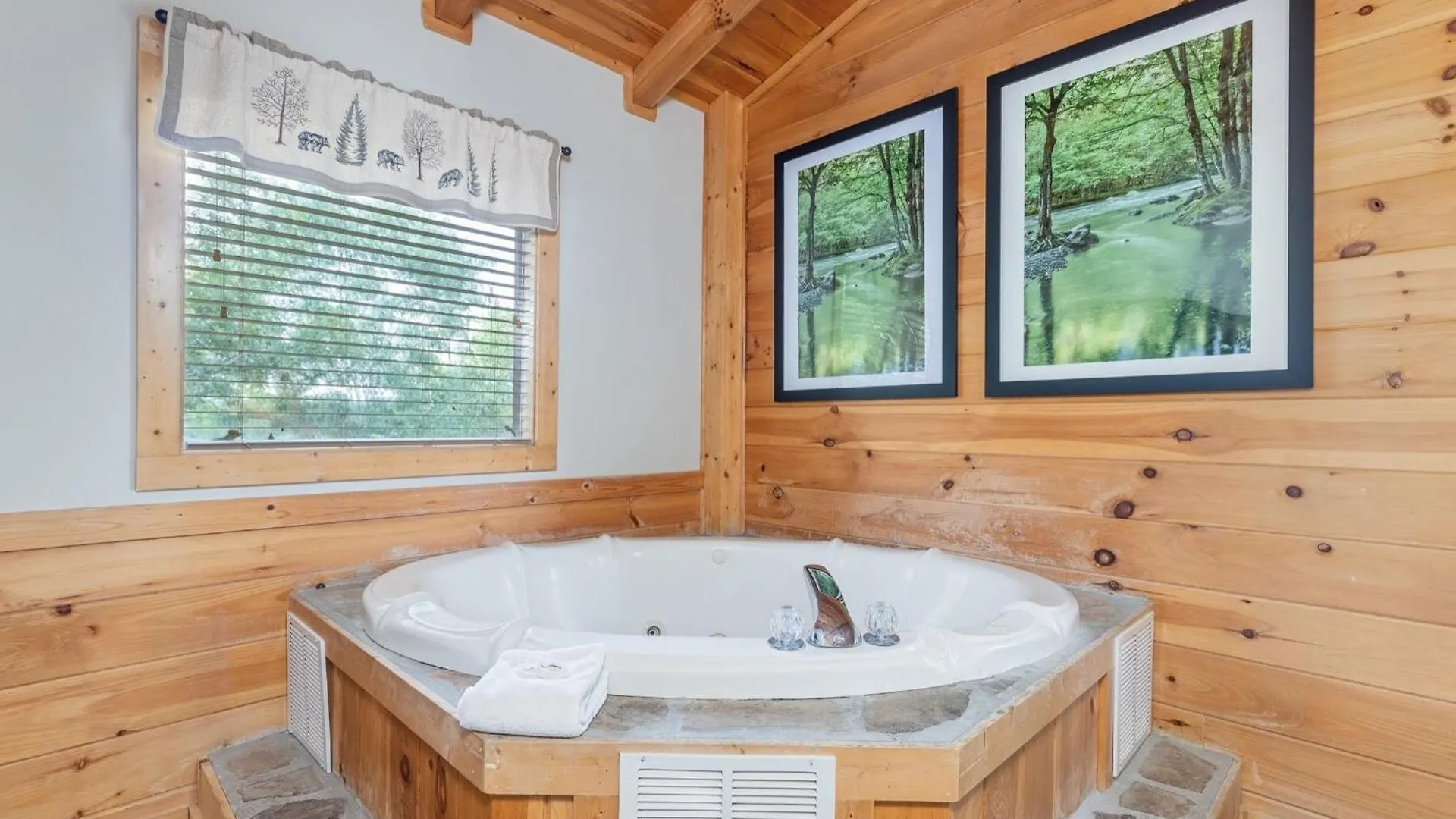 Holiday home Er101 - Heavenly Hideaway Great Location - Close To Town! *
