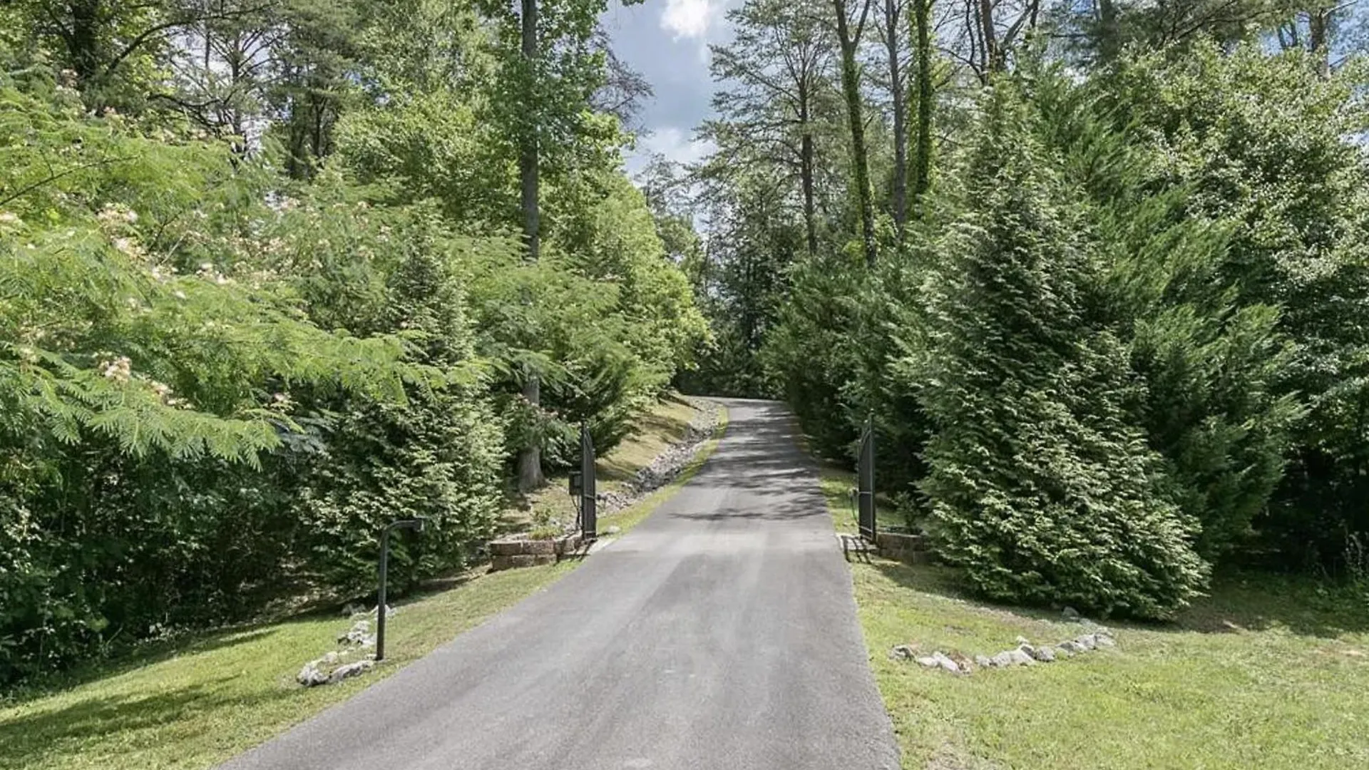 Holiday home Escape To The Estate At Mill Creek Luxury 5bed With Private Pool Hot Tub Game Fire Pit *