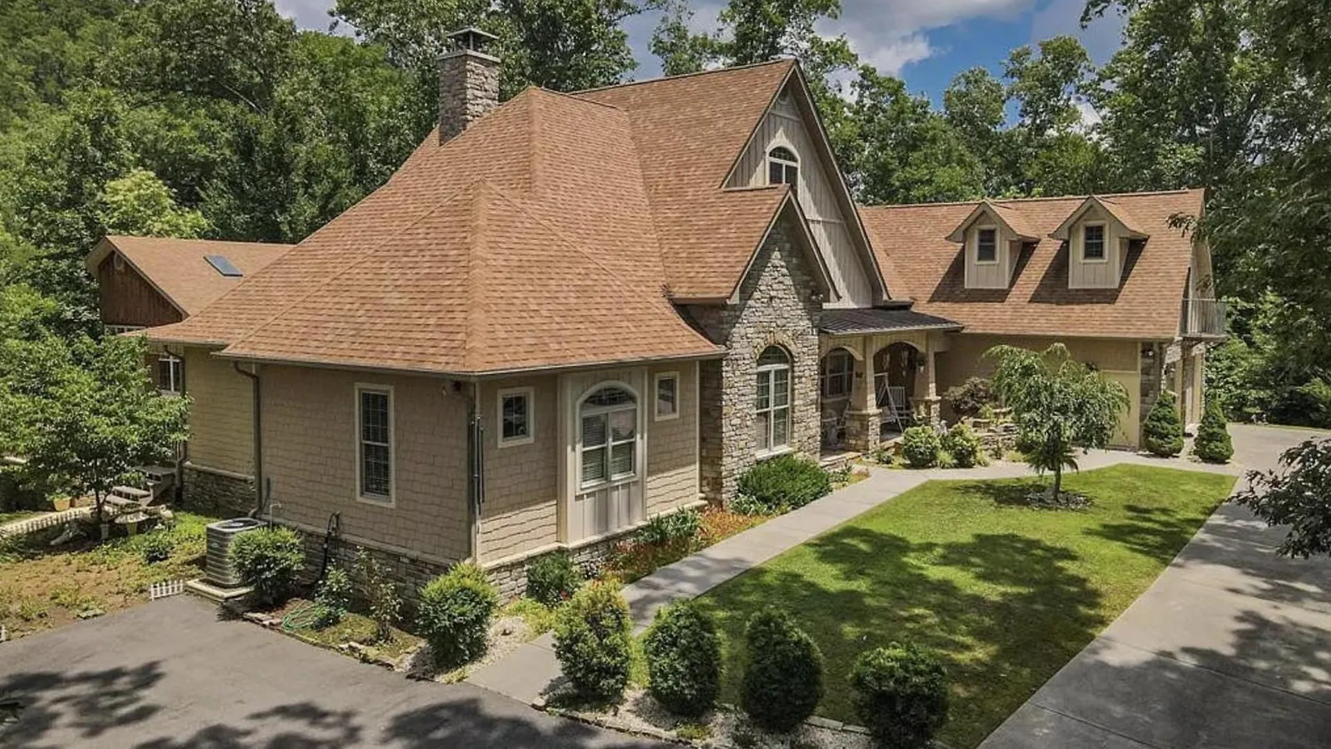 Holiday home Escape To The Estate At Mill Creek Luxury 5bed With Private Pool Hot Tub Game Fire Pit