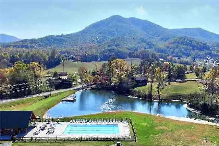 Heartwood Lavish In The Smoky Mountains