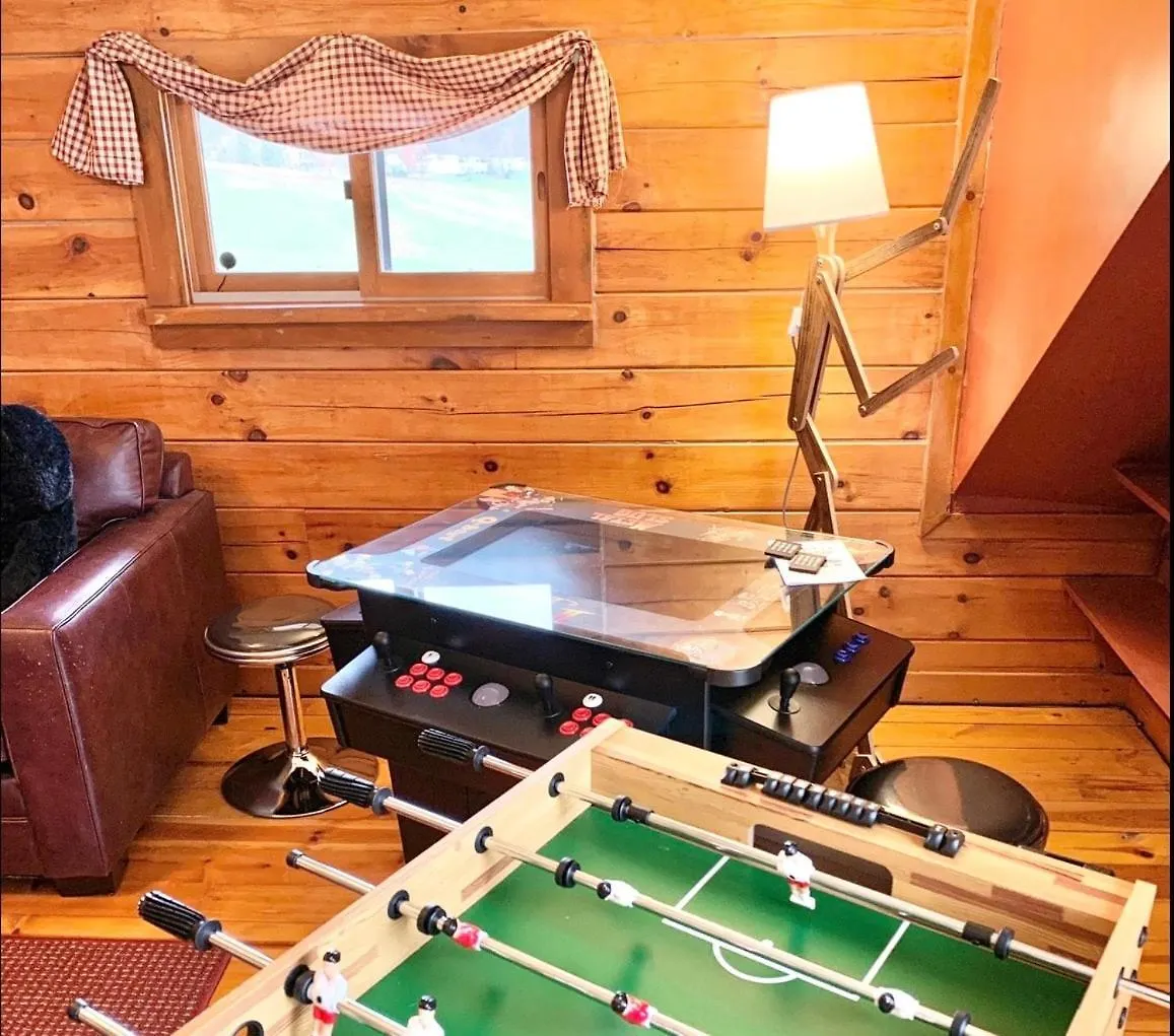 Heartwood Lavish In The Smoky Mountains Holiday home *