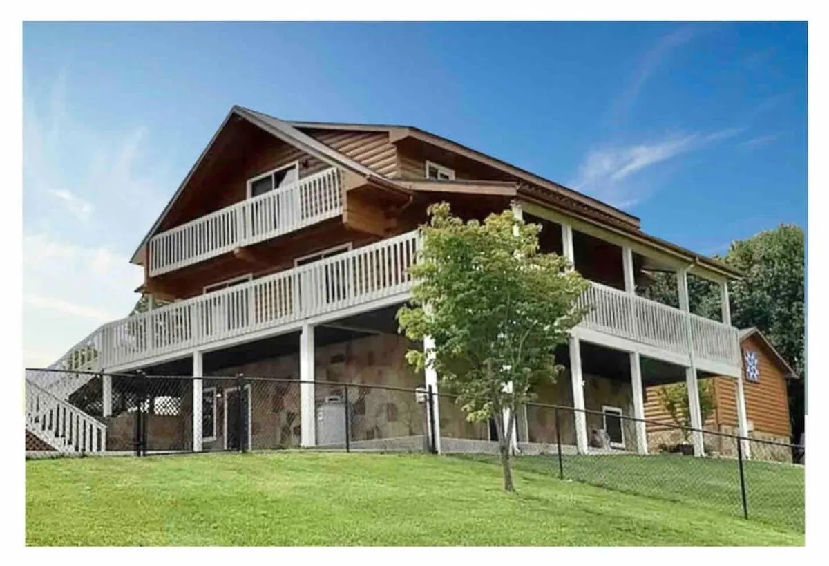 Heartwood Lavish In The Smoky Mountains *