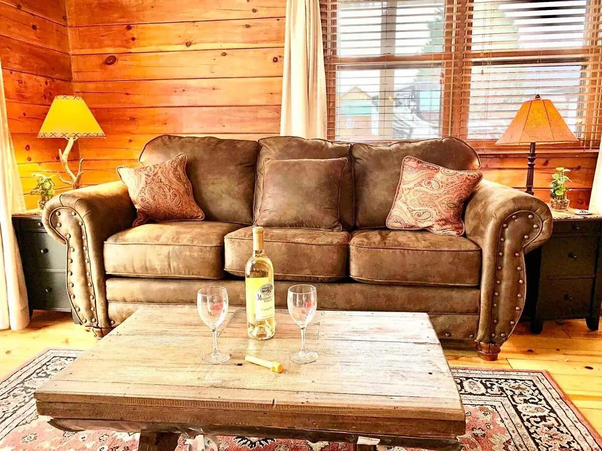 Heartwood Lavish In The Smoky Mountains Holiday home