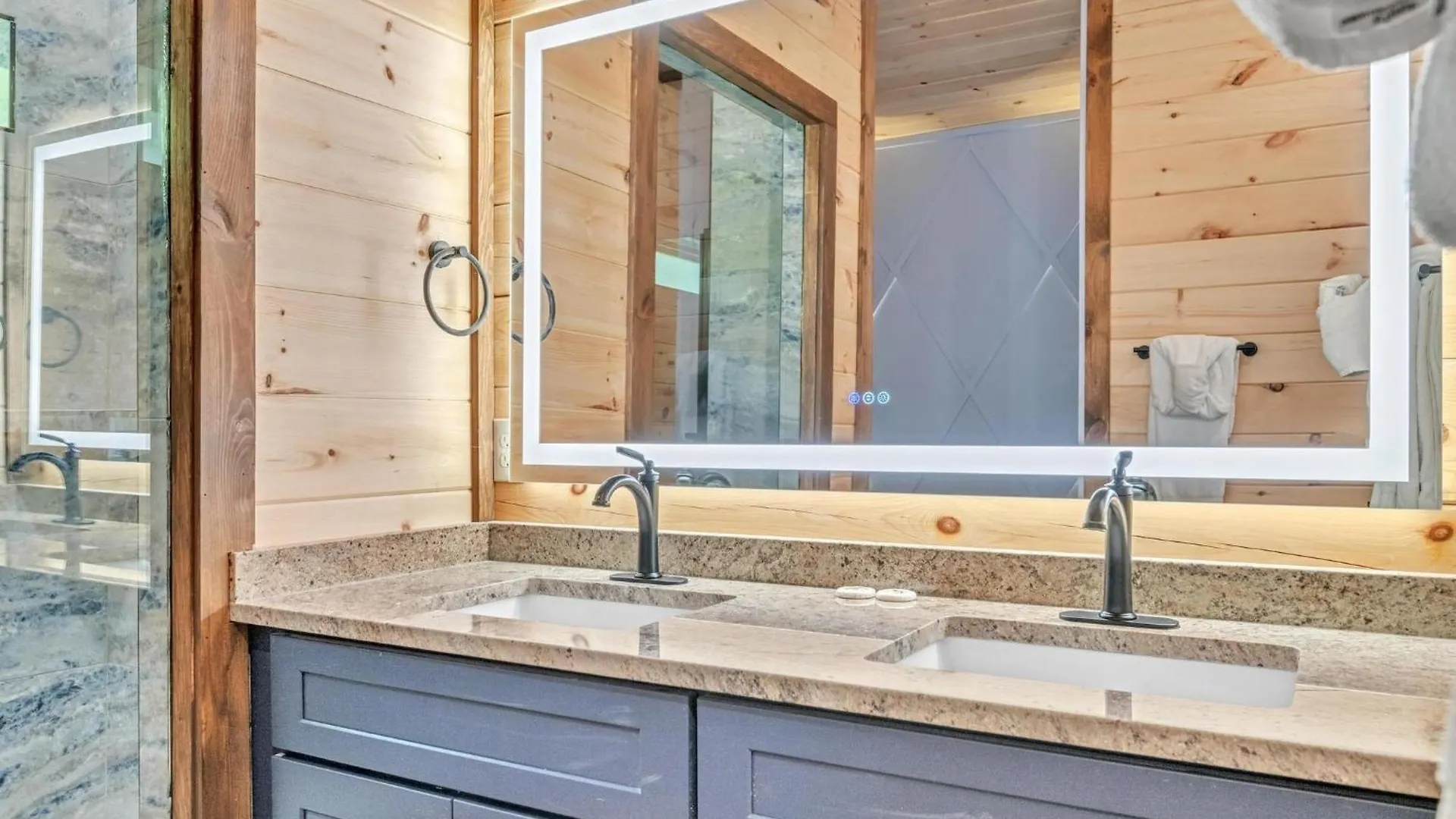 Ern803 - Beary Blue Oasis Holiday home