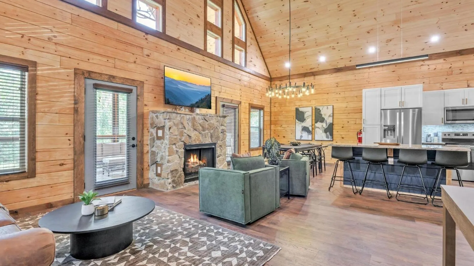 Ern803 - Beary Blue Oasis Pigeon Forge