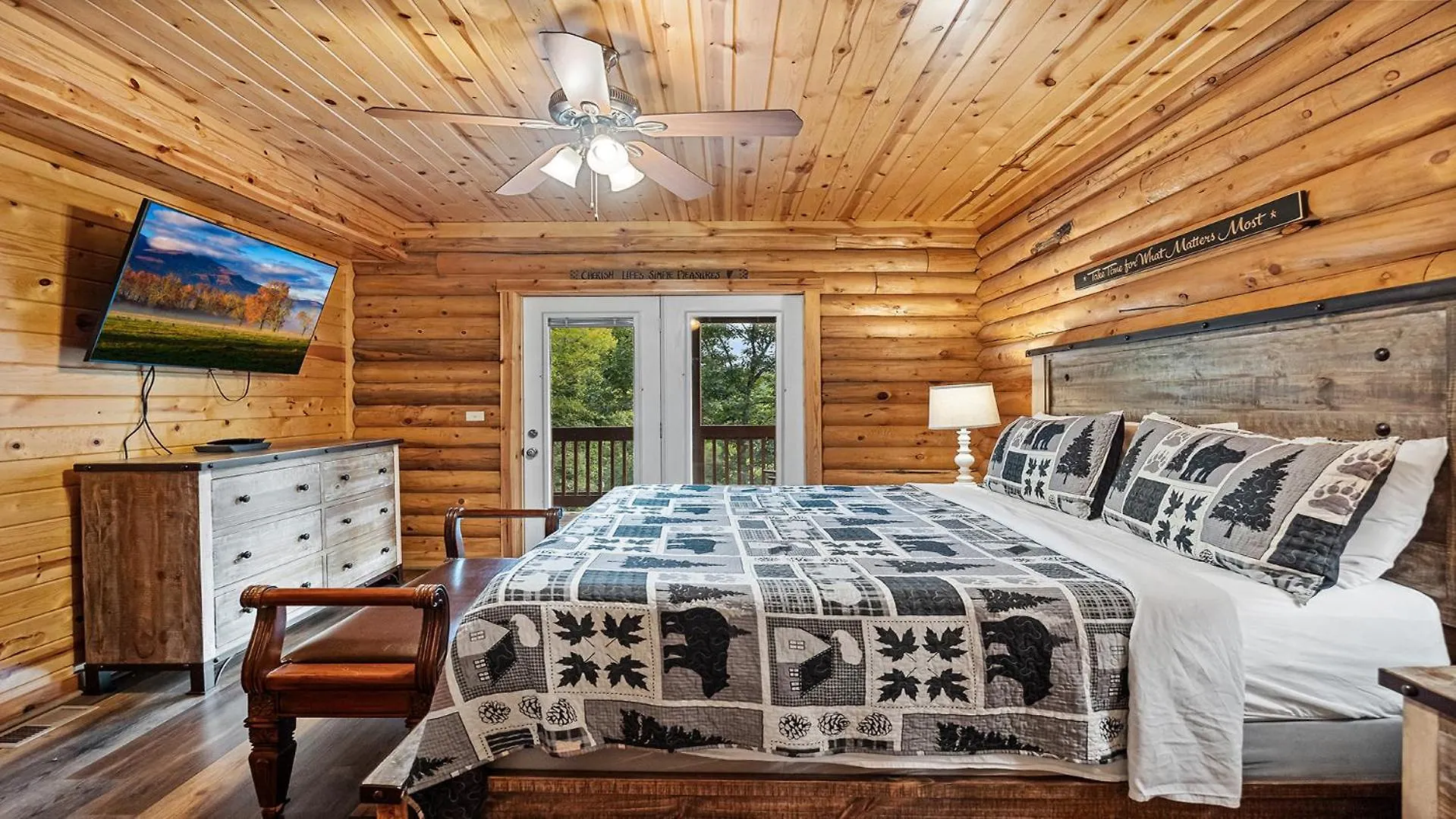 Applewood Manor