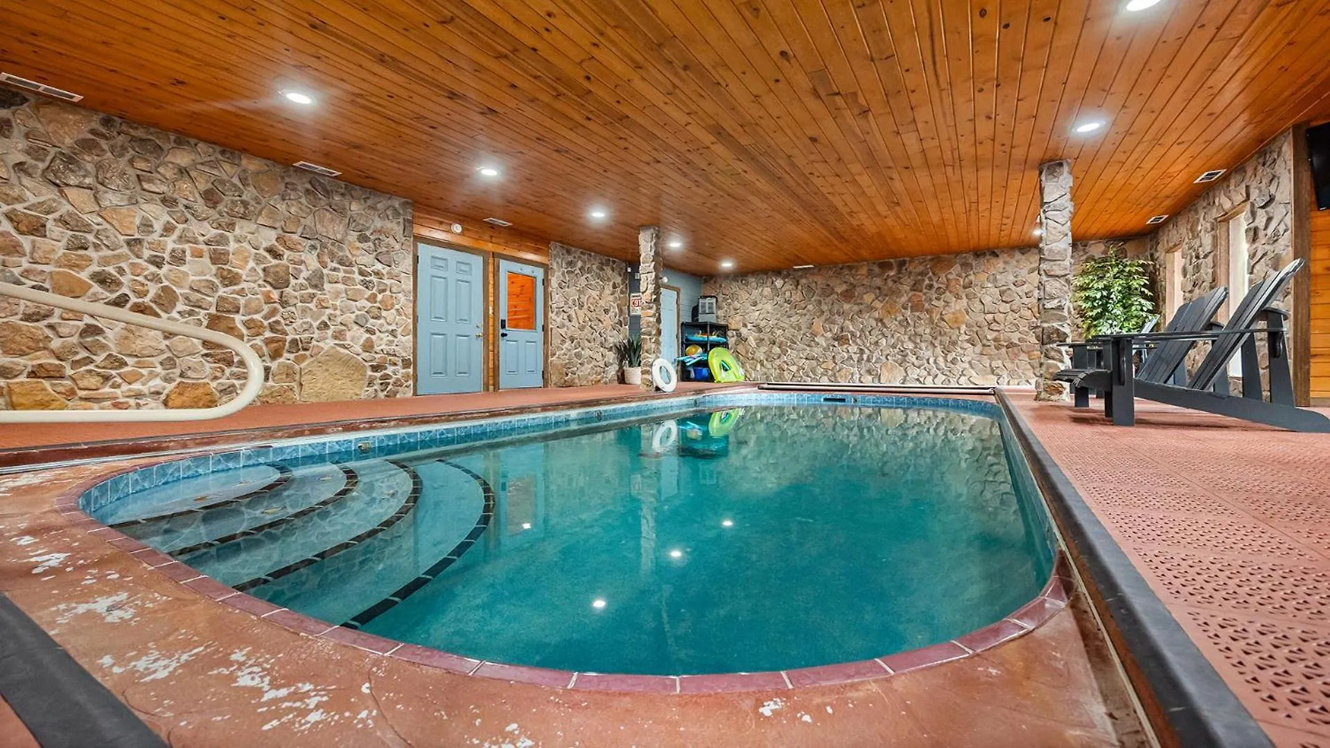 Applewood Manor * Pigeon Forge