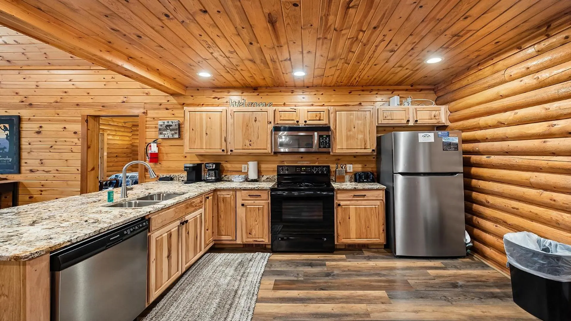 Applewood Manor Pigeon Forge